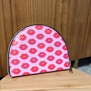 Pink Lip Print Manicure Set